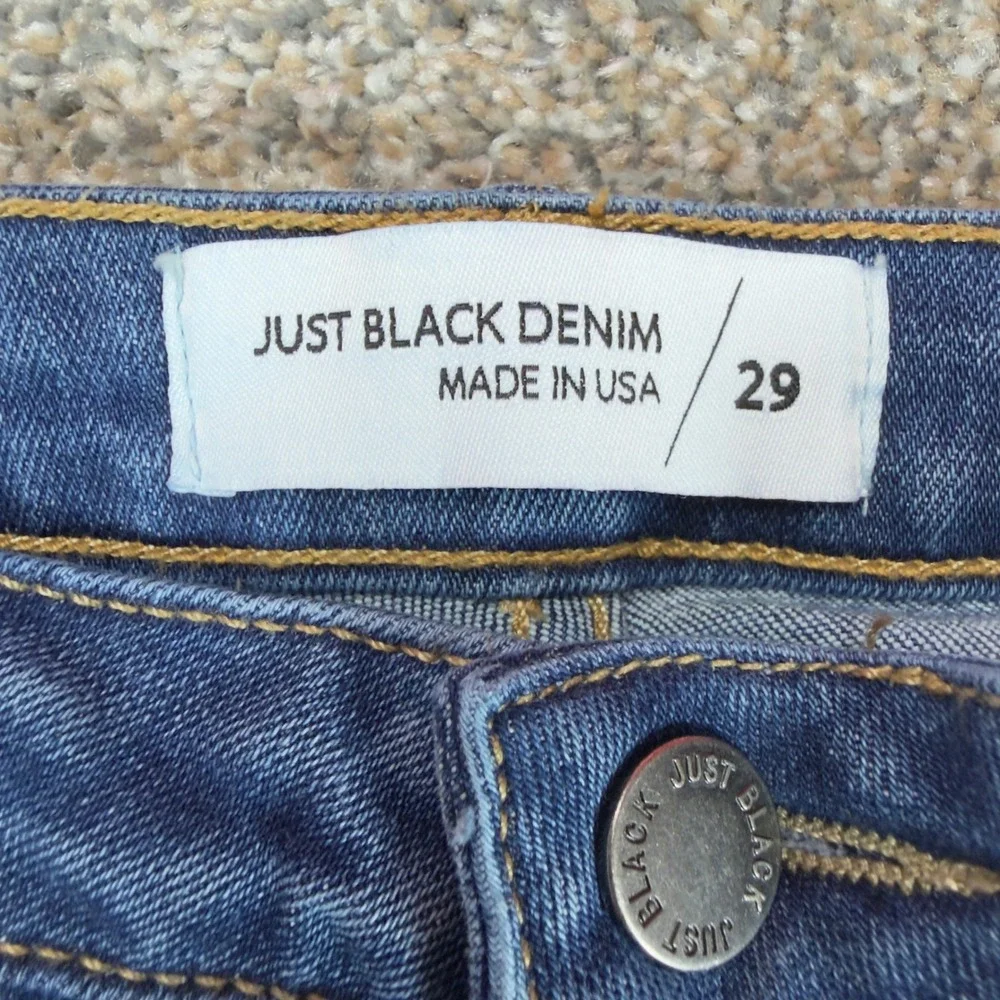 Just Black Denim Womens Skinny Jeans Medium Wash Frayed Tulip Hem Size 29 USA